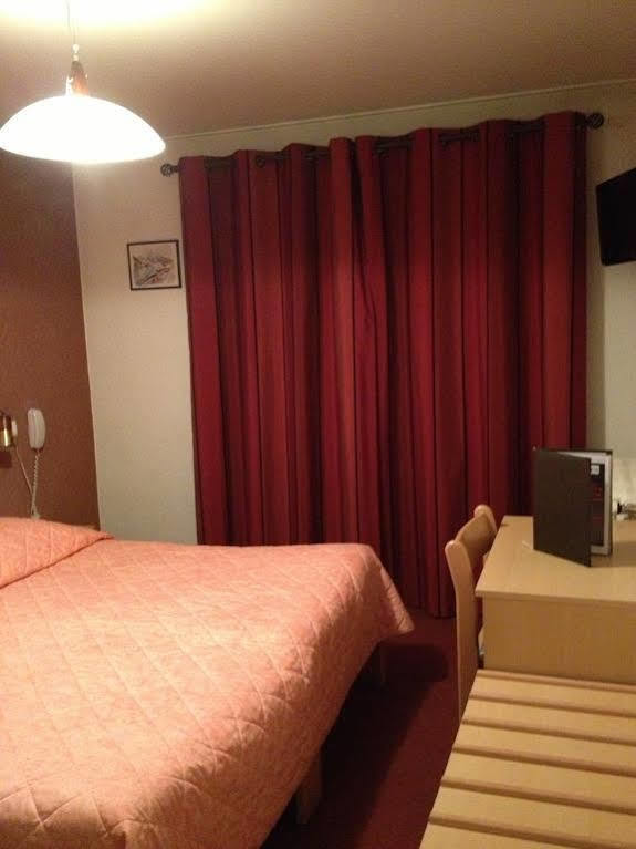 Logis Hotel Beausoleil Saint-Sorlin-dʼArves Εξωτερικό φωτογραφία